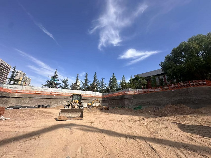 教學(xué)樓場地平整.jpg